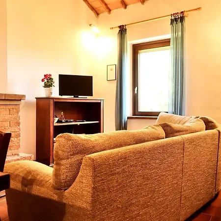 Montioni Apartment