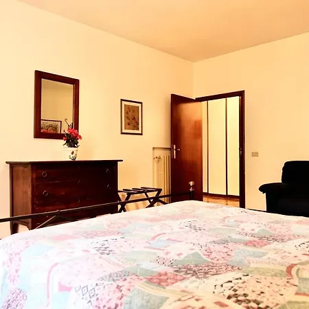 Montioni Apartment *