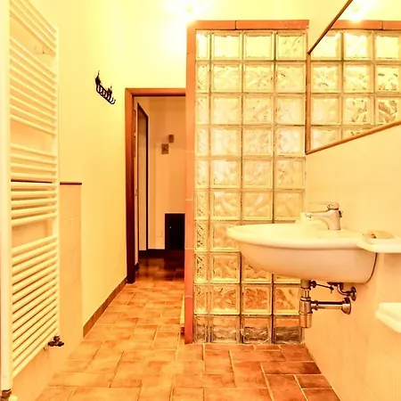 Montioni Apartment *