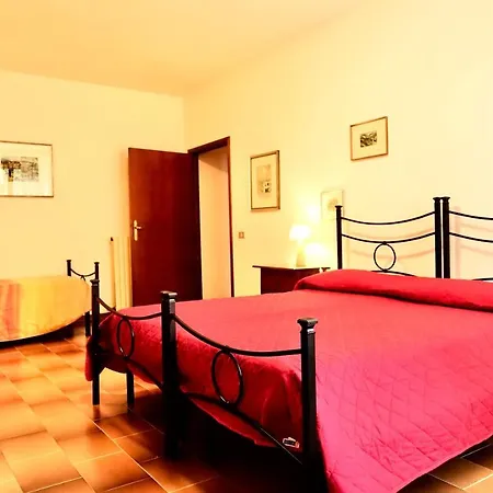 Montioni Apartment *