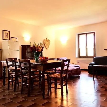 Montioni Apartment
